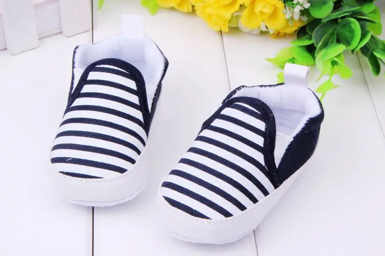 

2017Newest 1 Pair Kids Baby Soft Bottom Walking Shoes Boy Girl Striped Anti-Slip Sneakers 3 Colors 3-12 Month