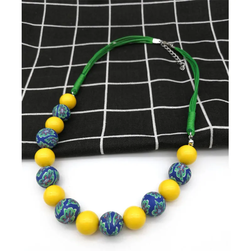 Dandie короткое ожерелье с желтыми акриловыми бусинами и мягкими керамическими бусинами ожерелье из полимерной глины