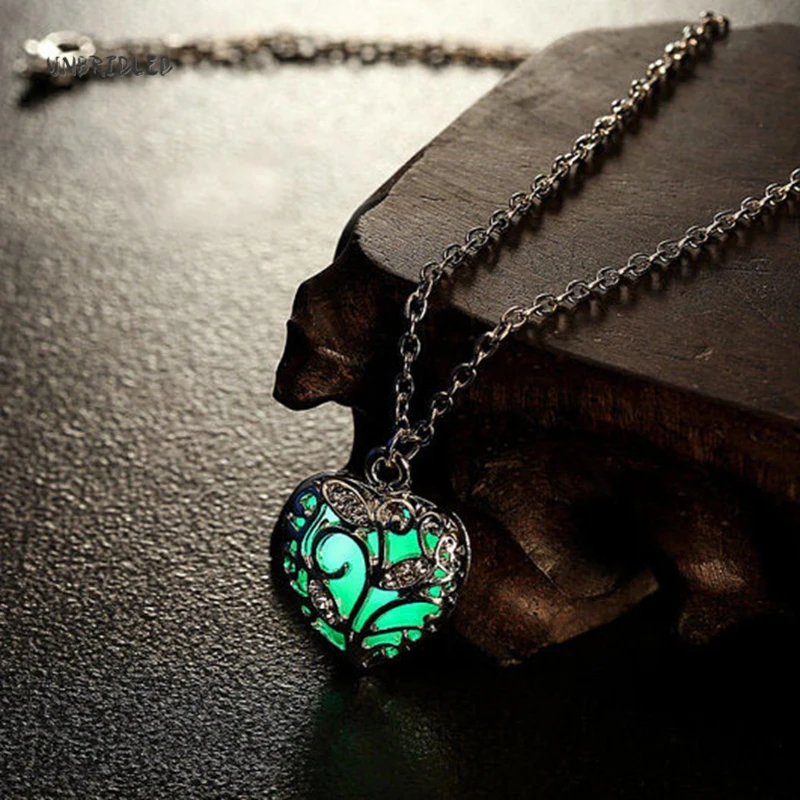 

2017 Hollow Out Glow In Dark luminous Pendant Love Heart Maxi Colier Necklaces for Women Kids Sweet Noctilucent Gift Death Note