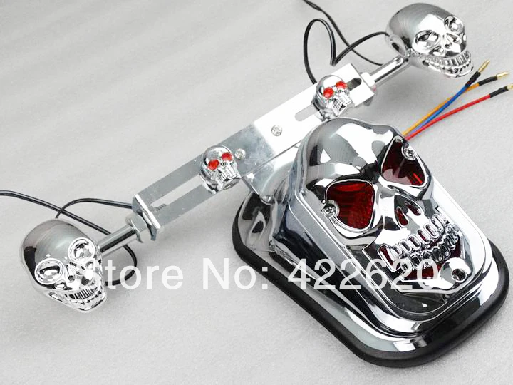 Motorcycle Chrome Rear Fender 3D Skull Tail Light with LED Turn Signals