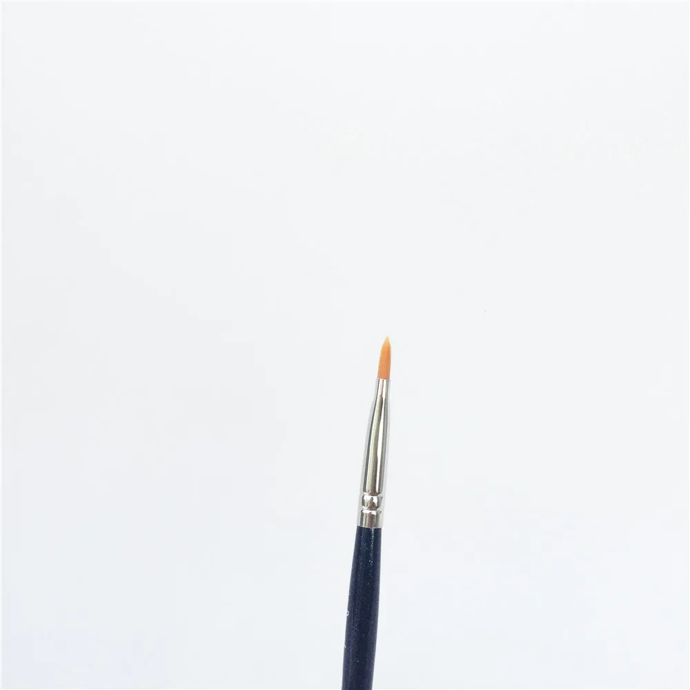 La Beaute 110 Precision Concealer Brush _ 5