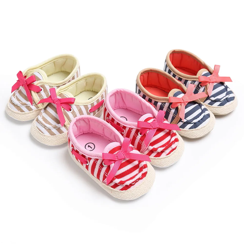 Для маленьких девочек Мокасины moccs Обувь Малыш Симпатичные Обувь для младенцев удобная обувь без застежки Лоферы для женщин Мягкая Prewalker