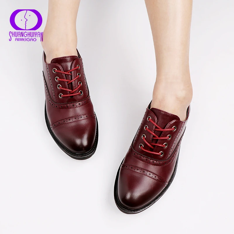 Koop 2017 Mode Vrouw Lente Herfst Platte Oxford Schoenen Britse Stijl Vintage Schoenen Zachte PU Leer Rood Casual Retro Brogues