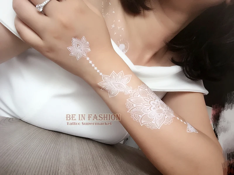 Одна часть быстрая водостойкая Татуировка Для женщин белый Henna кружева браслет с бабочкой цепи Ср Люкс ременное тату Стикеры J019