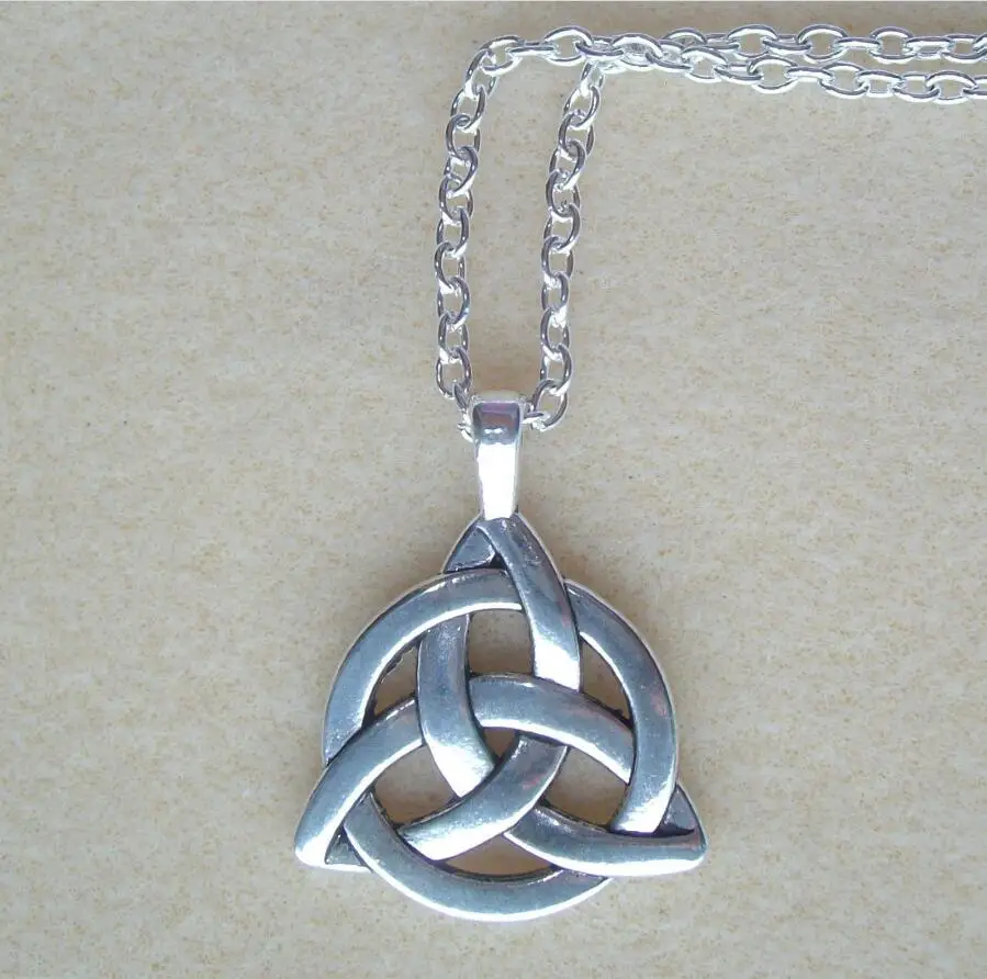 

Drop shipping Triquetra Trinity Knot Pendant Silver Plated Long Chain Necklace
