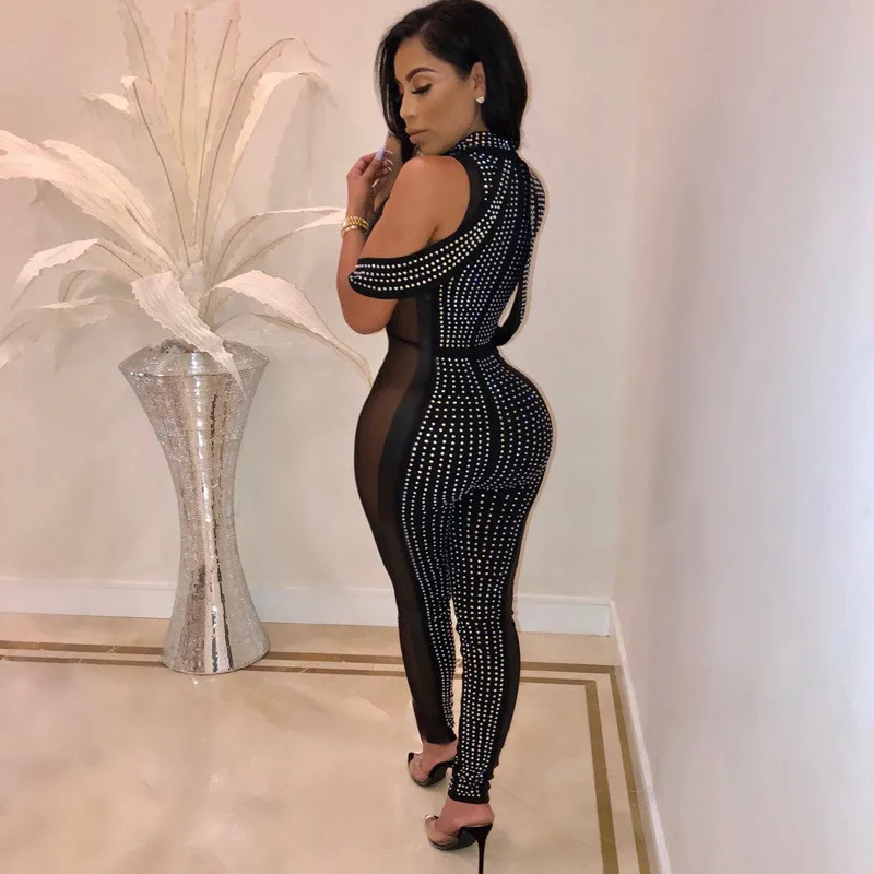 (4)