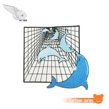 emb Happy Dolphins Патчи мультфильм белая саржевая ткань вышитые железные на DIY пользовательские одежды мининашивка