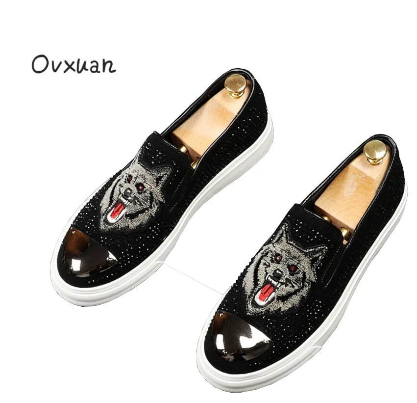 

Ovxuan Men Loafers Glitter Rhinestone Embroideried Velvet Wolf Face Metal Toe Luxury Brand Handmade Men Shoes Flats Moccasins