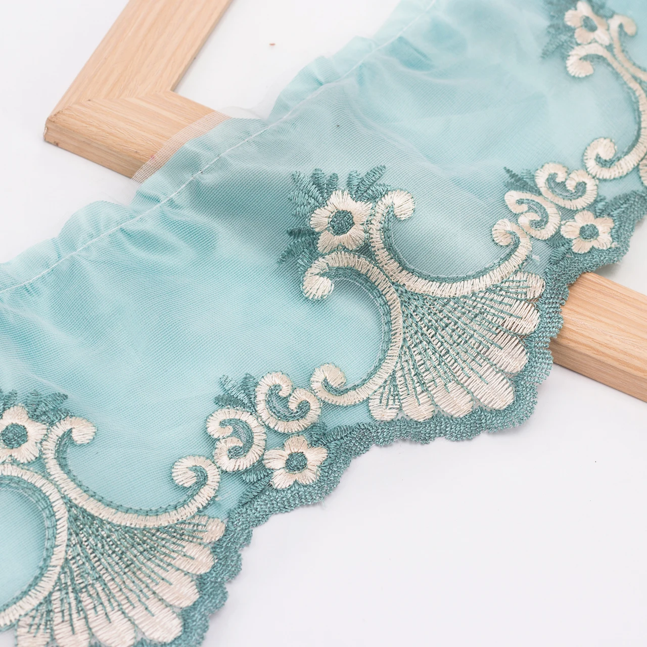 

17cm Wide Water-soluble Embroidery Chiffon Fabric Exquisite Lace Flower Gauze Curtain Decorative Side Sofa Cover DIY Accessories