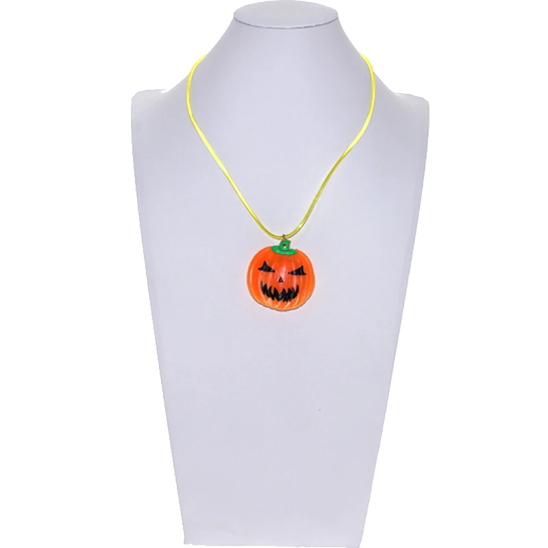 

Led Dance Gafas Led Flash Necklace Pumpkin Shaped Glow Pendant Plastic Luminous Cartoon Halloween Party Supplies Light Up Toy