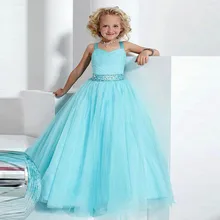 Licht Sky Blue Spaghetti-trägern Blumenmädchen Kleid mit Schärpe Perlen Kristall Kinder Abendkleider Lange Falten Kommunion Kleid Mädchen