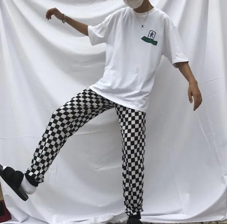 

New women's black and white chessboard loose beam foot sweatpants