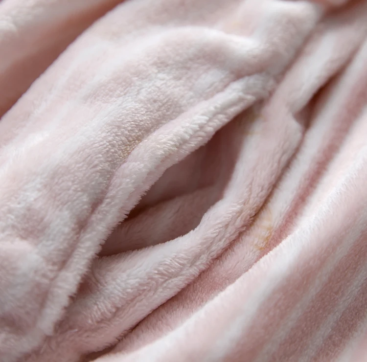 Фланелевая ночная рубашка для женщин; большие размеры; 130 см; Милая осенне-зимняя одежда из плотного флиса кораллового цвета для девочек; ночная рубашка с длинными рукавами; банный Халат