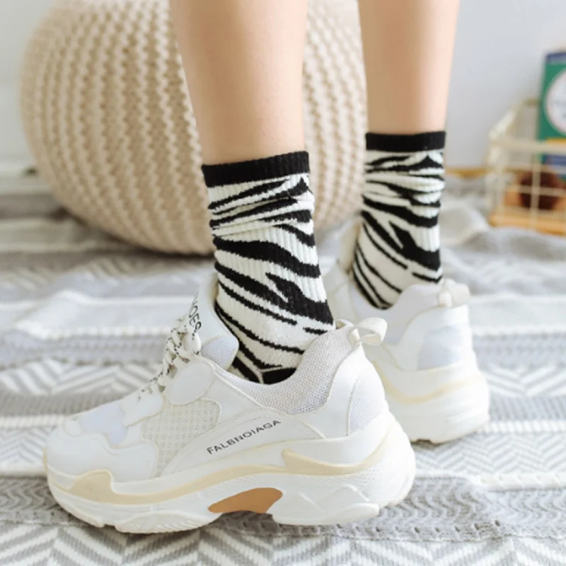 Корейские ретро-носки женские модные трендовые черные белые Повседневные носки с зеброй в стиле хип-хоп Скейтбординг спортивные повседневные носки белые