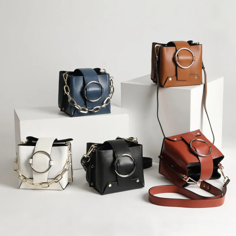 

Super seabob 2018 Autumn New Pattern Ring Chain Handbag Korean Concise Bucket Package High Quality Single Shoulder Bag DA092