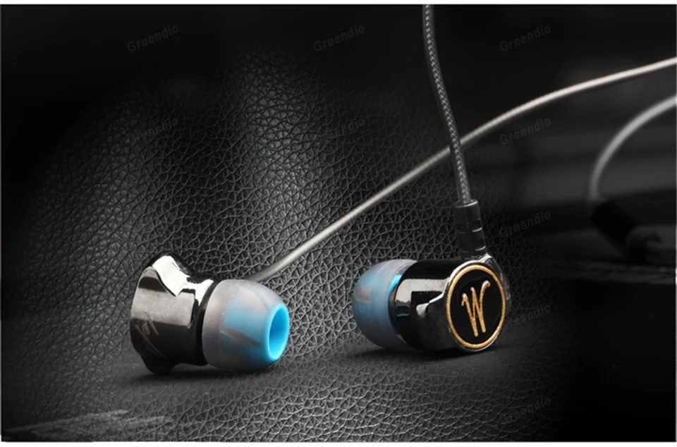 Greendio _In_Ear_Earbuds_Premium_In-Ear_Metal_Wired_Earphones_with_Microphone_Remote_Control_Full_Range_Hifi_Noise-Isolation_In-Ear_Earphone (9)