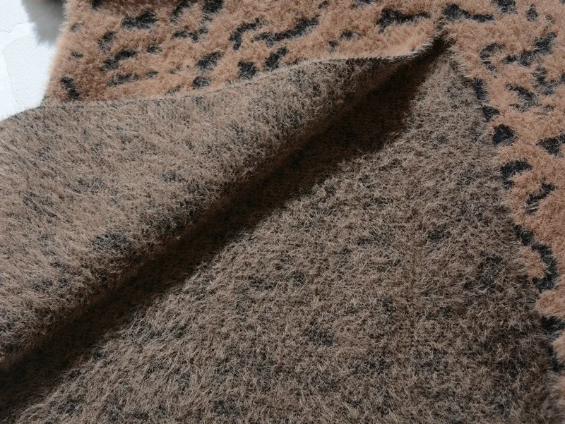 8570