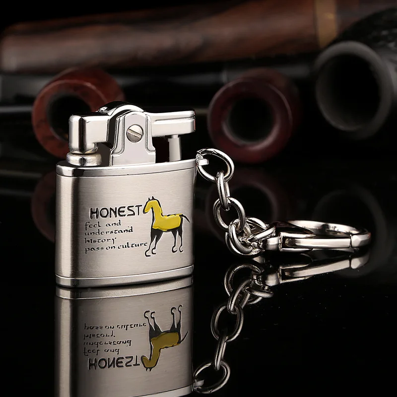 

Mini Key Chains Lighter Old Metal Kerosene Cigarette Lighter Kerosene Cigarette Lighter Military Printing Gasoline lighter
