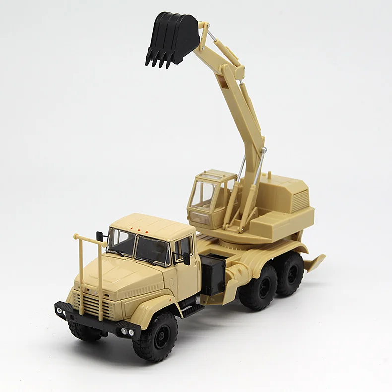 

1:43 New Die-cast Alloy Metal Russia Gaofangzhen Alloy Engineering Car Car Model Toy Kraz -6332 Free Shipping