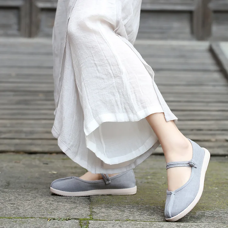 

2019 spring new fashion simple solid color flat shoes women national style soft and comfortable casual shoes.