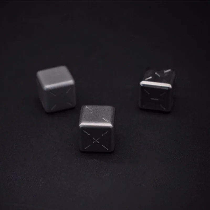 

1PC Titanium Alloy Dice EDC Multi-function Metal Toy Ice Cube Quick-frozen Accessories Tools Camping Equipment K