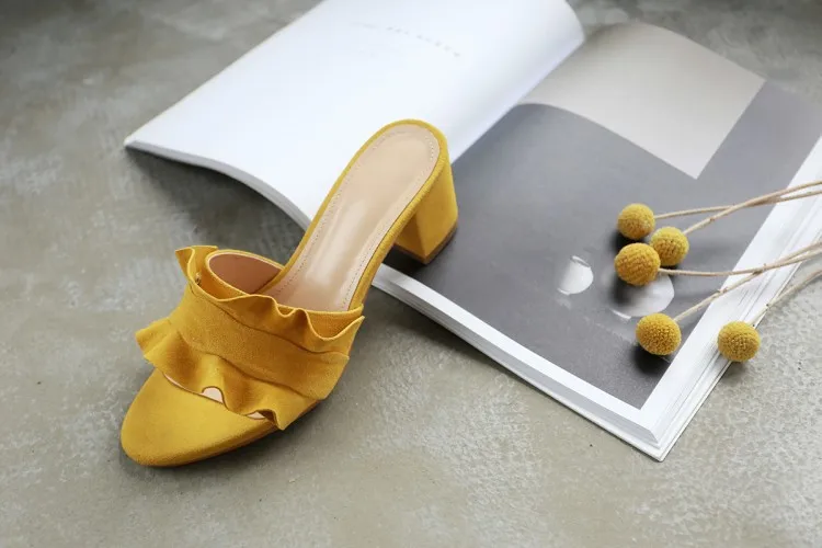 WOMEN SLIPPER 12