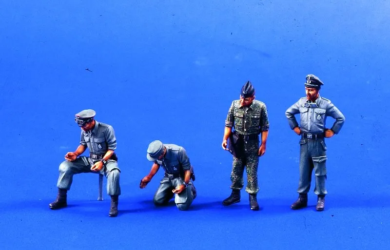 

1:35 Germans maintenance group