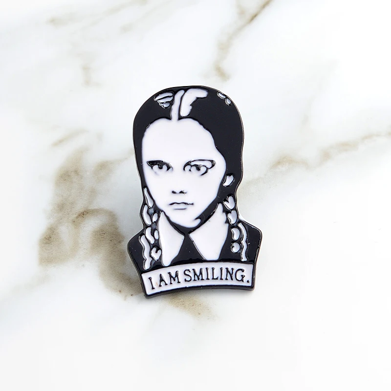 

1 piece I AM SMILING Black and white girl brooch Collar Corsage Shirt bag cap Jacket Pin Badge Jewelry Birthday gift