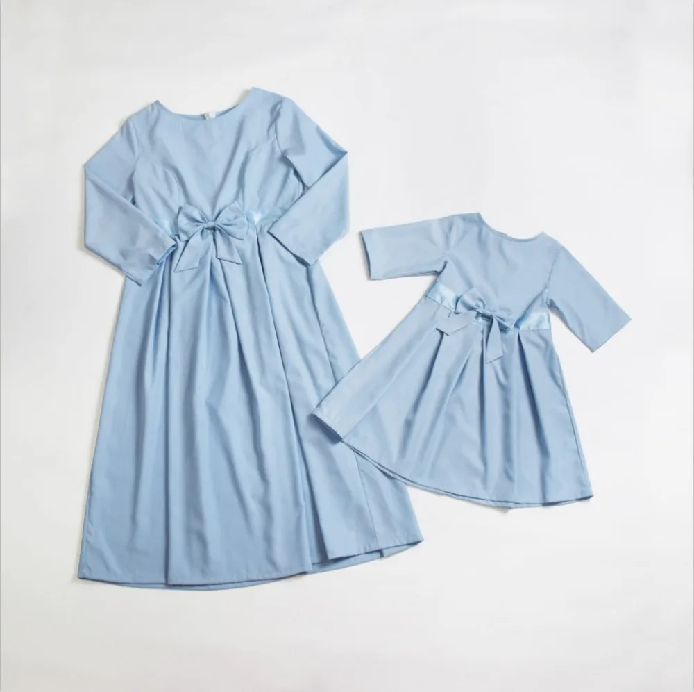 Платье для мамы и дочки; цвет красный, синий; однотонные платья для мамы и дочки; одинаковая семейная одежда с короткими рукавами