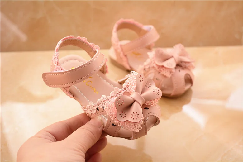 Бант для маленьких девочек; сандалии; модная летняя обувь для маленьких принцесс; нескользящая красивая обувь для первых прогулок; обувь для новорожденных 1-3 лет