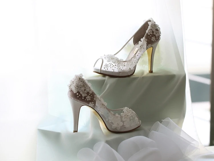 Г., весенние новые стильные свадебные туфли для вечеринки белые кружевные туфли-лодочки с открытым носком на высоком каблуке с красивым цветком для взрослых