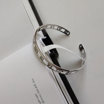 

Korean Delicate 925 Sterling Silver Roman Numerals Geometric Bright Bangle Bracelet Open White Gold Metal Bangle Woman Jewelry