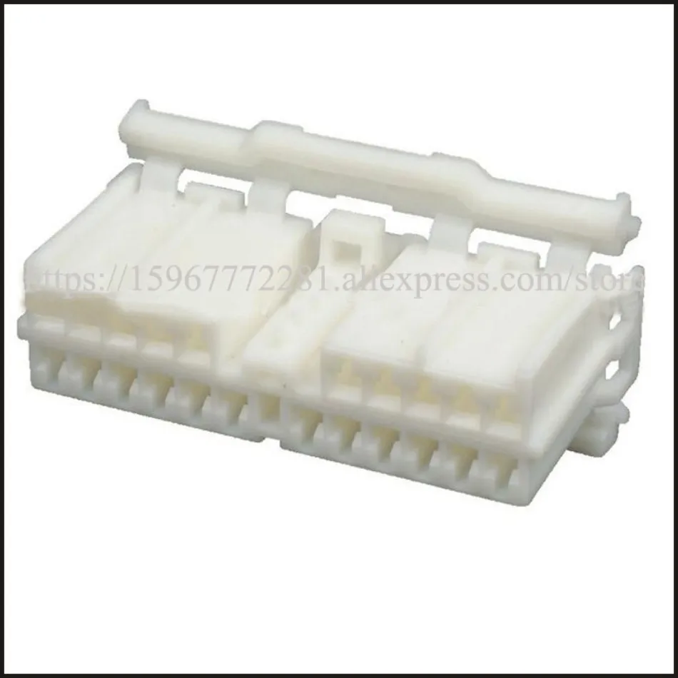 Mg610415 Car Female Connector Cable Terminal Plug Jacket Auto Plug