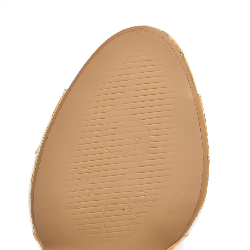 3985843632_1390563750