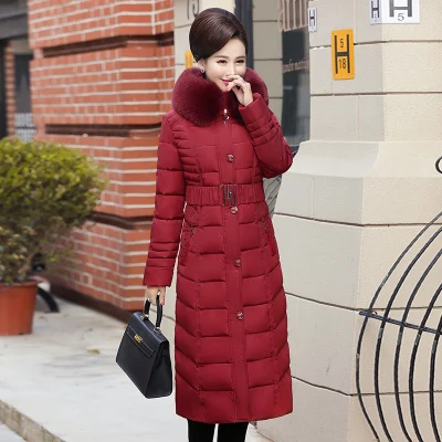 Куртка осень-зима Для женщин среднего возраста плюс Размеры толстый меховой воротник зимнее пальто, парки Для женщин длинное пальто с капюшоном, хлопковая верхняя одежда L-5XL - Цвет: Red wine