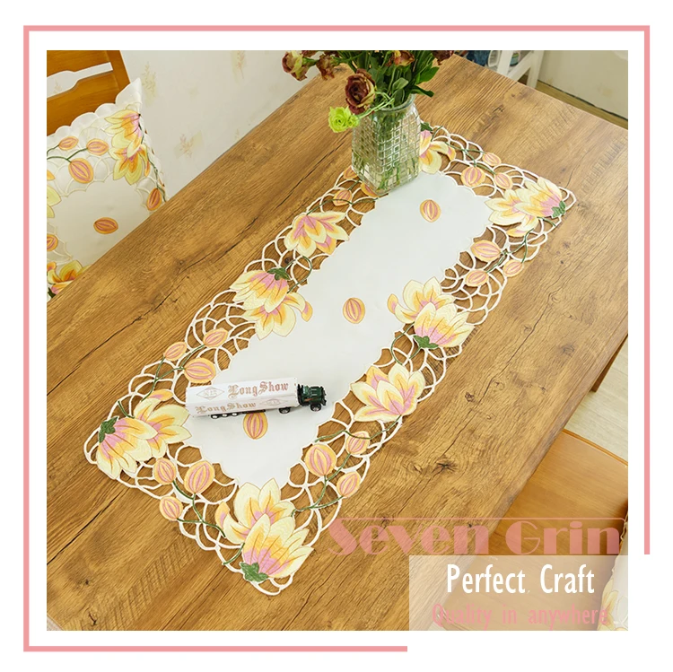 Yellow table runner (6)