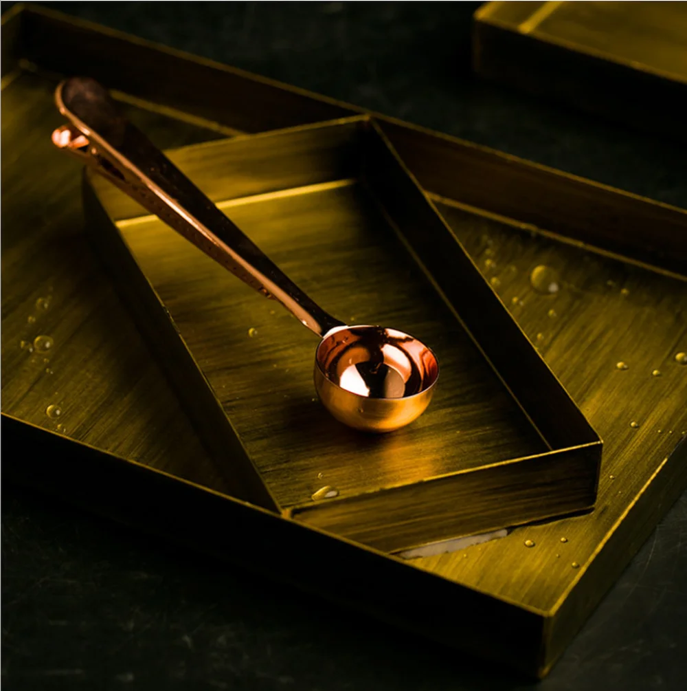 Household Golden Wrought Iron Trays Retro Dessert Snack Candy Storage Trays Serving Tray Food Tray For Kitchen Storage