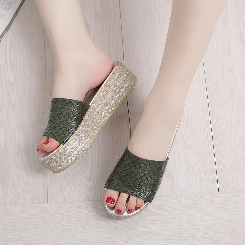 Новинка тапочки летние сандалии 2017 женские на высоком каблуке соломенные