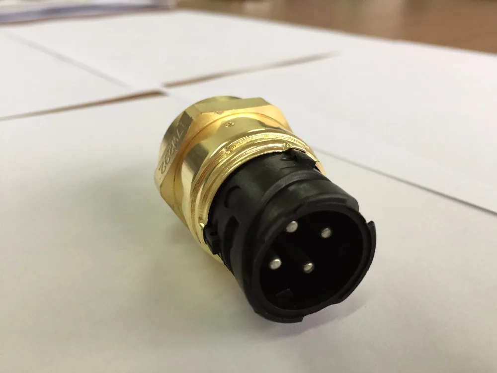 

1077574 Electronic Oil Pressure Switch/Sensor For Volvo D12 D16 D7 D10 D9 Trucks FH FM NH FL VN VNL 1999 2000 2001 2002 2003