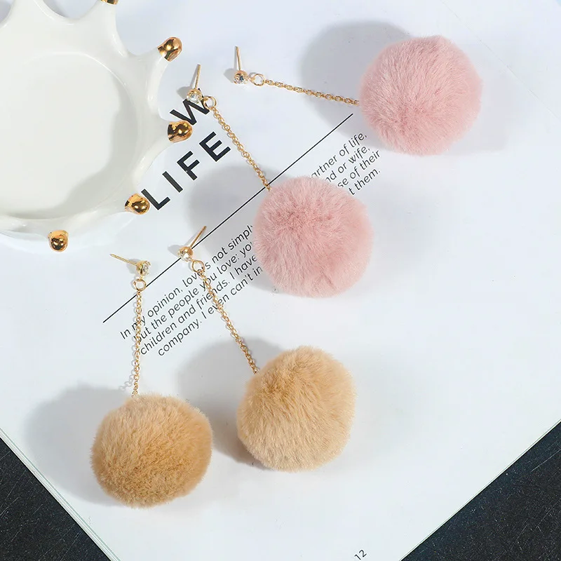 

Cute Pom pom Ball Crystal Stud Earring Cute Simple Faux fur Pom Pon Ball Korea Winter Earrings for Women Harajuku Girl Jewelry