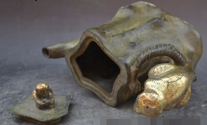 

S0205 7"marked chinese fengshui bronze gilt monkey peach statue Wine Tea Pot Flagon