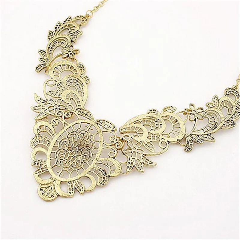 

Vintage Fashion Hollow Choker Alloy Necklace European Luxurious Collar Chain Bronze Lace Carving Flower Chain For Women Gift