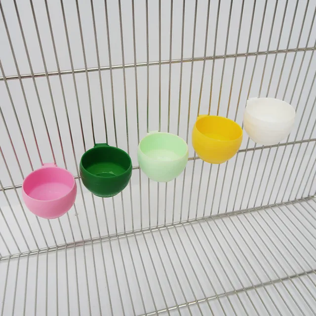 1pcs Colorful Plastic Parrot Bird Feeder Hamster Flat Bottom