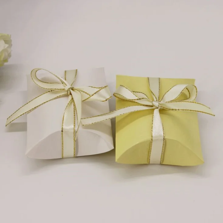 100pcs-White-And-Beige-Wedding-Gift-Boxes-Pillow-Shape-Wedding-Favor-Gift-Box-Party-Candy-Box-3