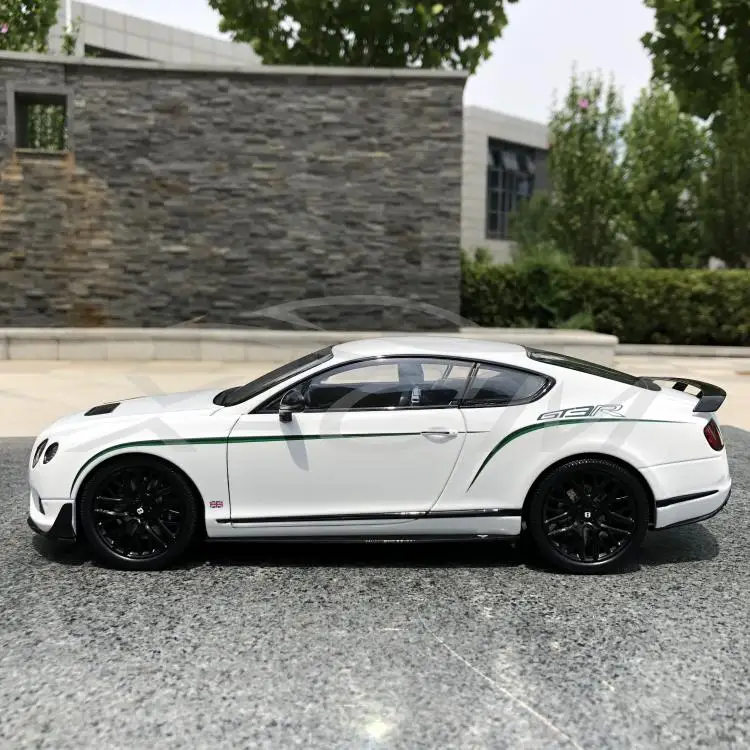 Литая под давлением модель автомобиля Почти настоящий Bentley Континентальный GT3-R ограниченная 1:18(белый)+ маленький подарок