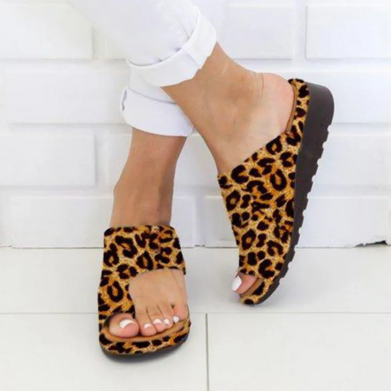 WENYUJH/уличные женские сандалии с эффектом потертости; уличные кожаные сандалии на плоской подошве для свиданий и шоппинга - Цвет: Leopard