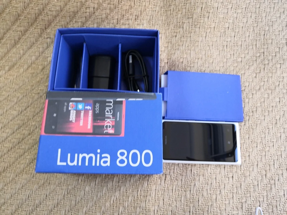 Разблокированный сотовый телефон Nokia Lumia 800, Windows 7,5, 16 Гб ПЗУ, 3G, gps, wifi, 3,7 дюймов, 8 Мп камера, смартфон