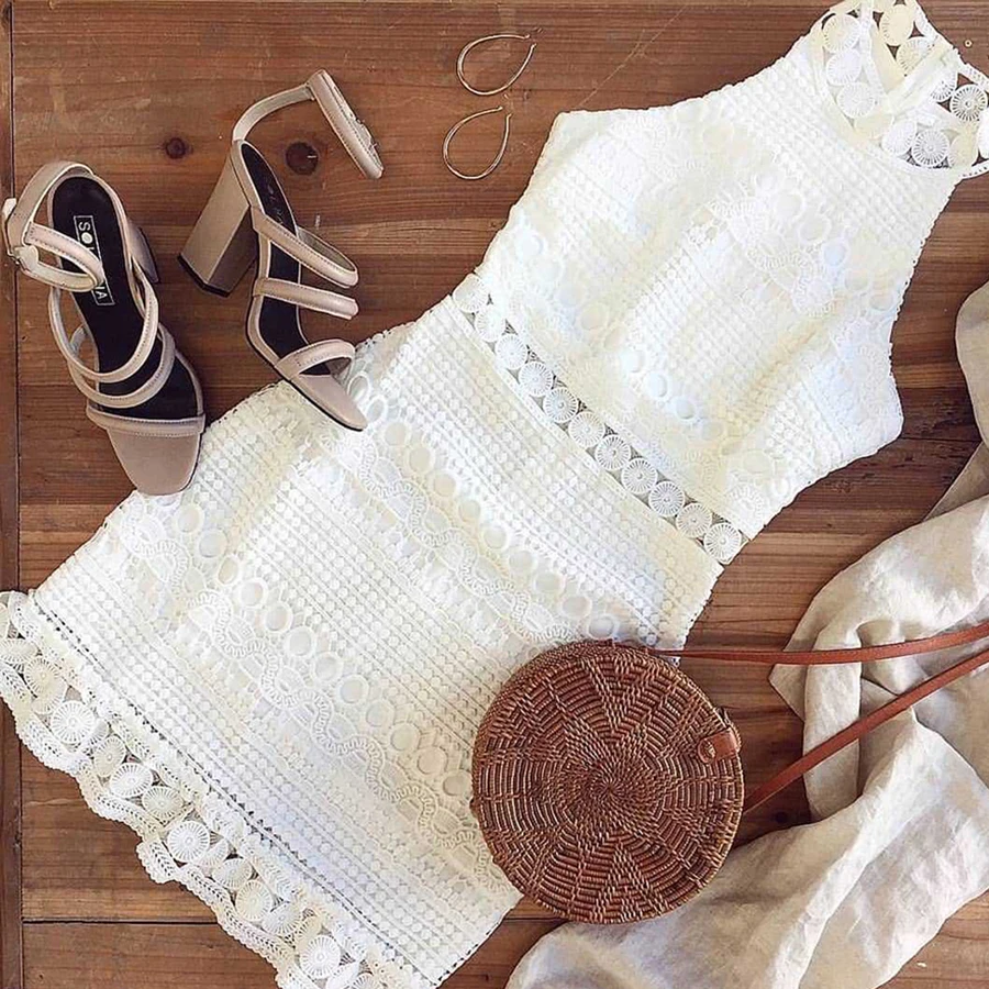 Tanie Sibybo seksowna sukienka klubowa 2017 biały haft kwiatowy Celebrity sukienka na suwak z długim rękawem Slim Hollow koronkowa sukienka