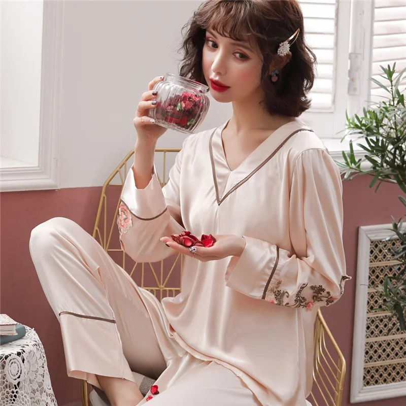 Высококачественная Шелковая пижама для женщин с длинными рукавами, брюки, женская пижама с вышивкой на рукавах, Пижама для женщин, Удобный домашний костюм - Цвет: Шампанское