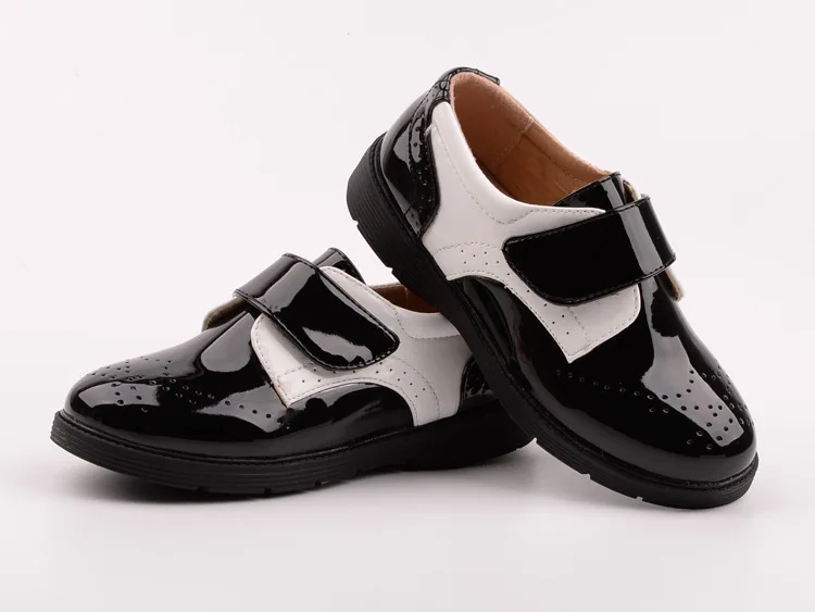 Обувь с перфорацией типа «броги» для мальчиков; цвет черный, белый; детская обувь с цветочным принтом для студентов; вечерняя Обувь для выступлений в британском стиле; детская обувь для свадебного банкета